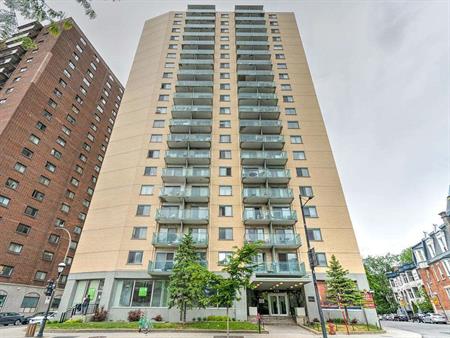 Jr. 1 Bdrm Available At 135 East Sherbrooke Street, Montreal - 135 East Sherbrooke Street, Montréal