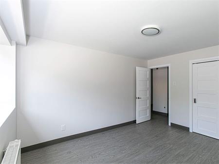 1 CH - 1 SDB - Outremont Près Laurier - $1,530 /mo