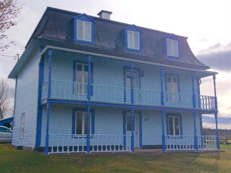 Chambre à L'Islet-sur-mer libre immédiatement.