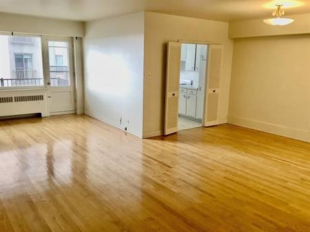 ** Because You Deserve HUGE 1bed, Concrete Building, CDN, UDM **