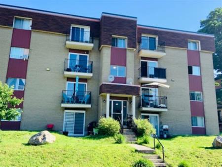 Bromont Logement 31/2 - Venez Visiter !!