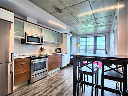 1bed, griffintown, Gallery, balcony+ view canal