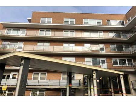 Rent 4 bedroom apartment in Montreal