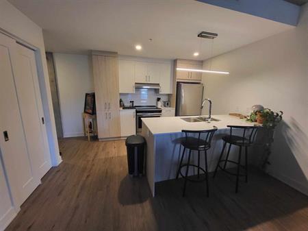 Saint-Jérôme – Grand condo 3 1/2 à louer