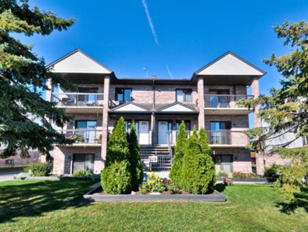 Magnifique Condo 2 Chambres / 2 Bedrooms