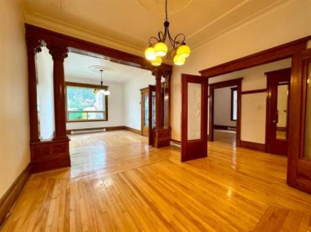 Villeray - Superb Huge 8 1/2 Renovated - 4 Bedrooms + Parking