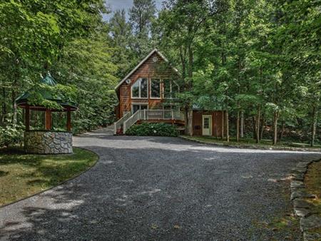 Magnifique maison avec accès à la rivière