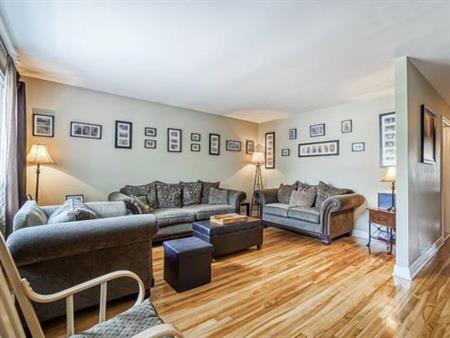 3 Beds 1 Bath Apartment