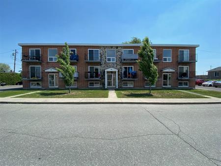 One-Bedroom (3.5) - 189-193-197 Rue Desjardins, Granby