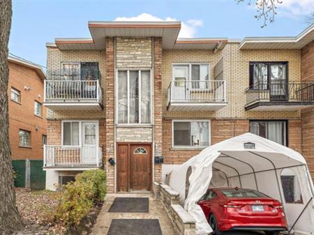 3 Bed Room With Garage.