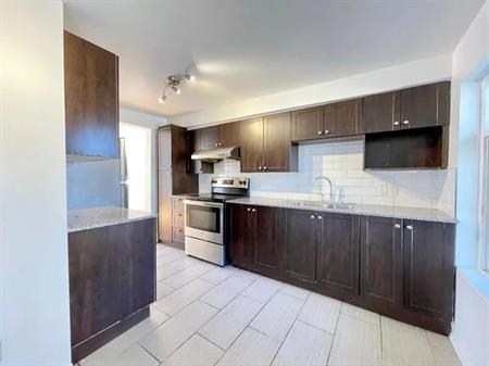 Pointe St-Charles - 3Bed+2bath- 2 Étages