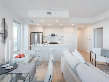 2 Bedroom - 6690 Décarie, Montréal