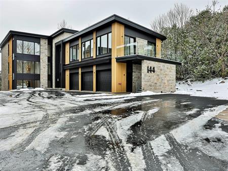 Magnifique Condo Au Bord Du Lac