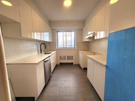 ** Because You Deserve Renovated 1400sqf 2bed w Best View, CDN,UdeM **