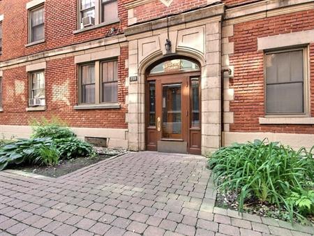 2 Bedrooms Unit - 229 Kensington, Westmount