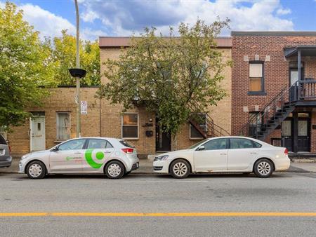 5 1/2 avec stationnement privé dans Villeray à 2 minutes du Métro et du Parc Jarry