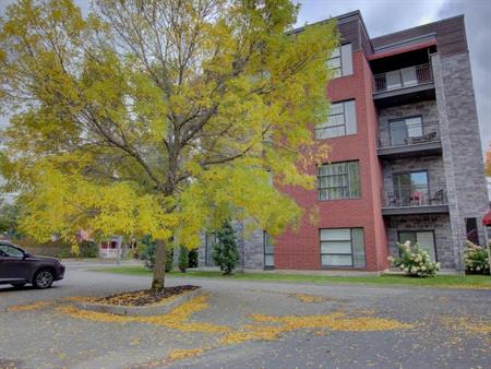 CONDO/Appartement 4 1/2 de luxe à louer