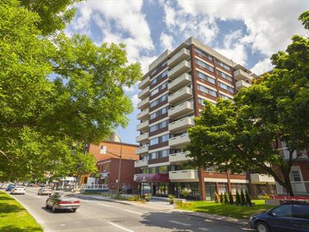 Junior 1 Bedroom Available At 4760 Chemin De La Côte-des-Neiges - 4760 Chemin De La Côte-des-Neiges, Montréal