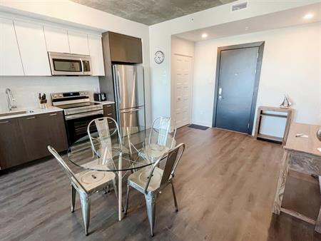 1 Bedroom - 11202 Cavendish Boulevard, Montréal