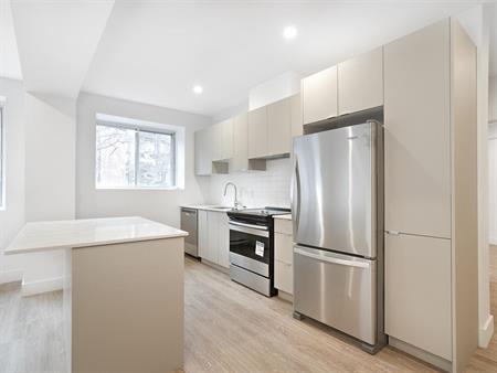 2 Bedroom - 3440 Avenue Ridgewood, Montréal