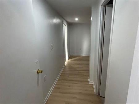 Appartement 1 chambre à Louer à Lachine - Niveau Demi Sous-Sol