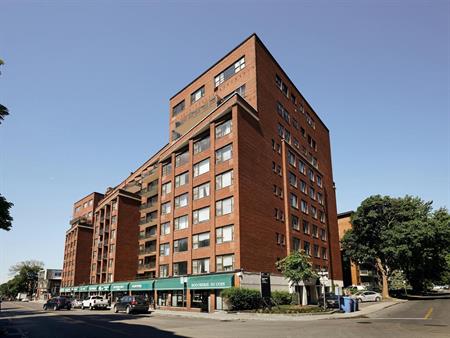 2 Bedrooms - 200 Kensingon, Westmount