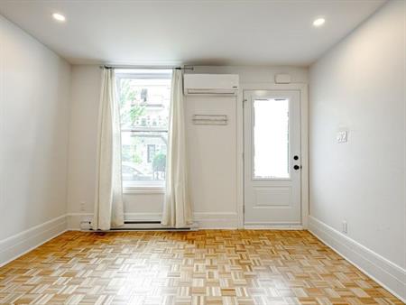 ✨3 1/2 totalement rénové et idéalement situé sur le Plateau-Mont-Royal! ✨