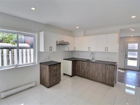 Appartement 4 1/2 rénové à Longueuil