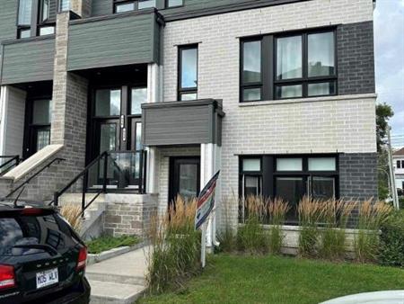 2 CH - 1 SDB - Laval - $1,800 /mo