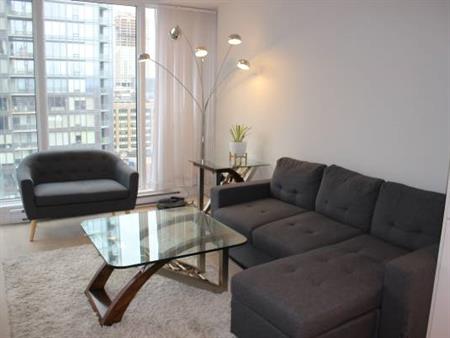 Luxe 1 Bedroom Downtown Montreal Condo with Den and Panoramic View in