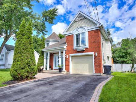 Maison à Paliers Multiples Notre-Dame-de-l'île-Perrot À Louer