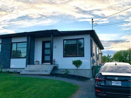 Maison à louer: 4 chambres et 2 salles de bain