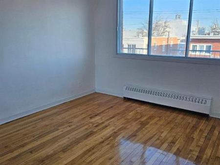 1 CH - 1 SDB - Montréal - $1,395 /mo