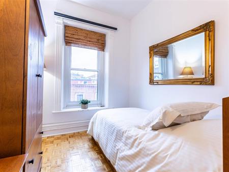 1 CH - 2 SDB - Montréal - $710 /mo