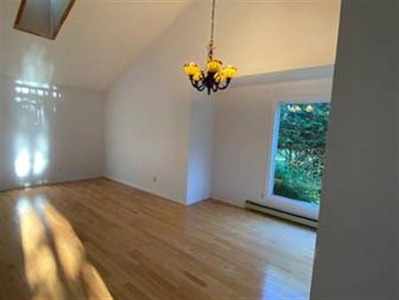 48 Maillard maison de 1200 pc, Bien située, Secteur de choix