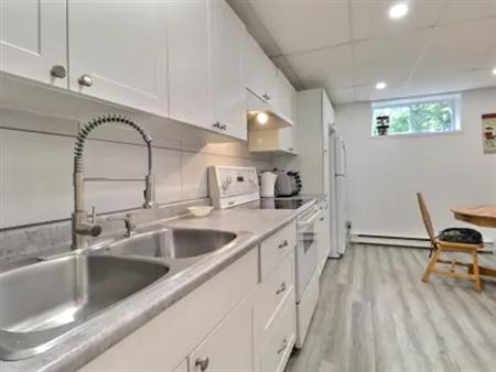 1 room room of 35 m² in Quebec
