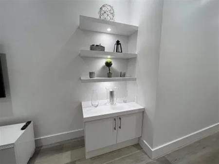 1 room room of 102 m² in Montreal