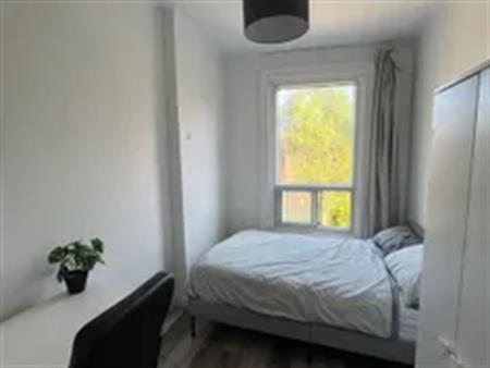 1 room of 34m² in Montreal