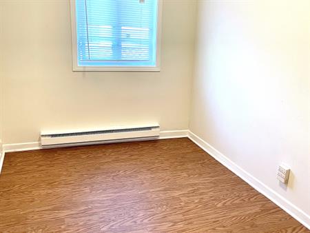 Convenient 1 Bedroom Apartment 5 Min UQO