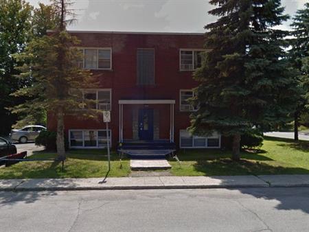 25 Rue Pharand (Hull) Grand 2 Chambres