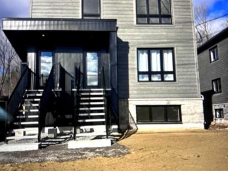 Logement 5 1/2 neuf Brownsburg chattam