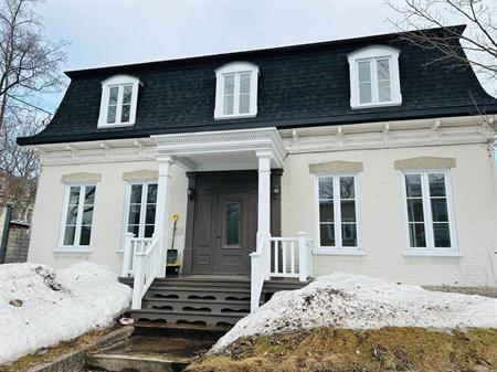 Loft avec chambre fermée à louer dans le Vieux-Lévis – Maison ancestrale complètement rénovée