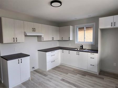 Beau 41/2 rénové, 1er juillet, Valleyfield 1350$