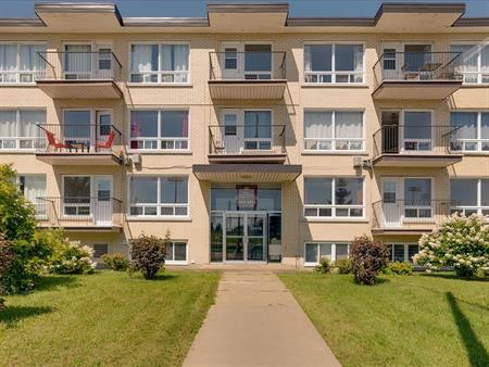 2 Bedroom Available At 2415 Chemin Sainte-Foy, Quebec City - 2415 Chemin Sainte-Foy, Quebec