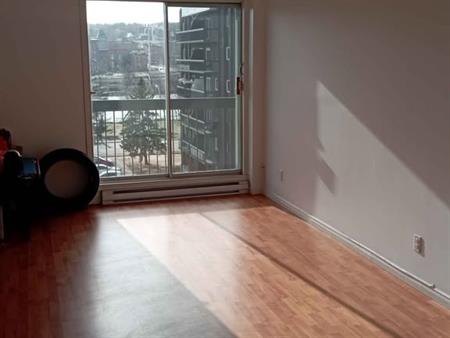 Appartement De 2 Chambres Et 1 Salle De