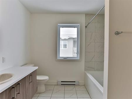 CRABTREE - APPARTEMENT 4½ À LOUER POUR AOÛT