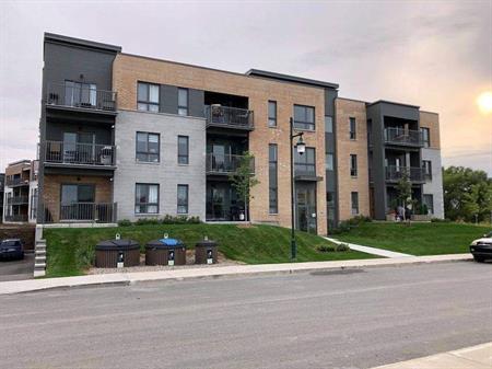 2 CH - 1 SDB - Terrebonne - $1,685 /mo
