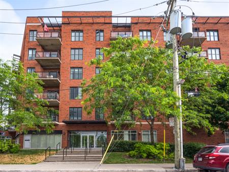 Condo Rénové Bord Du Canal Lachine