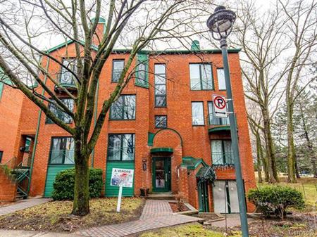 Condo 3 Chambre 2 Sdb Ile Des Soeurs