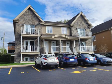 Spacieux Condo 4½ - Dispo 1er Juillet